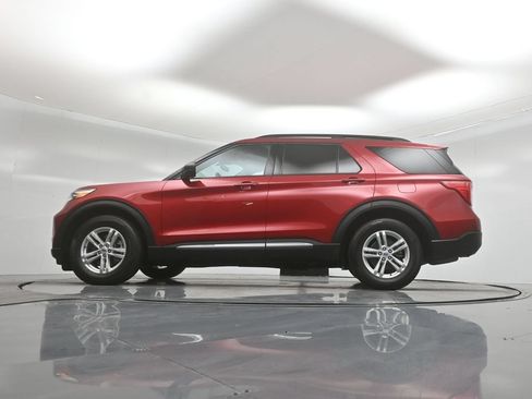 Used 2023 Ford Explorer XLT RWD image 50