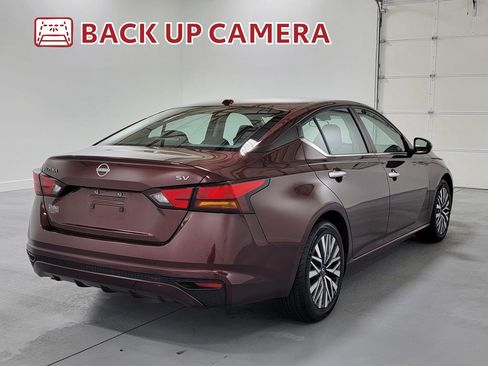 Used 2024 Nissan Altima 2.5 SV FWD image 9