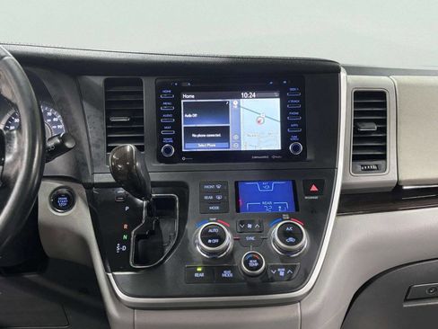 Used 2020 Toyota Sienna XLE Premium image 26