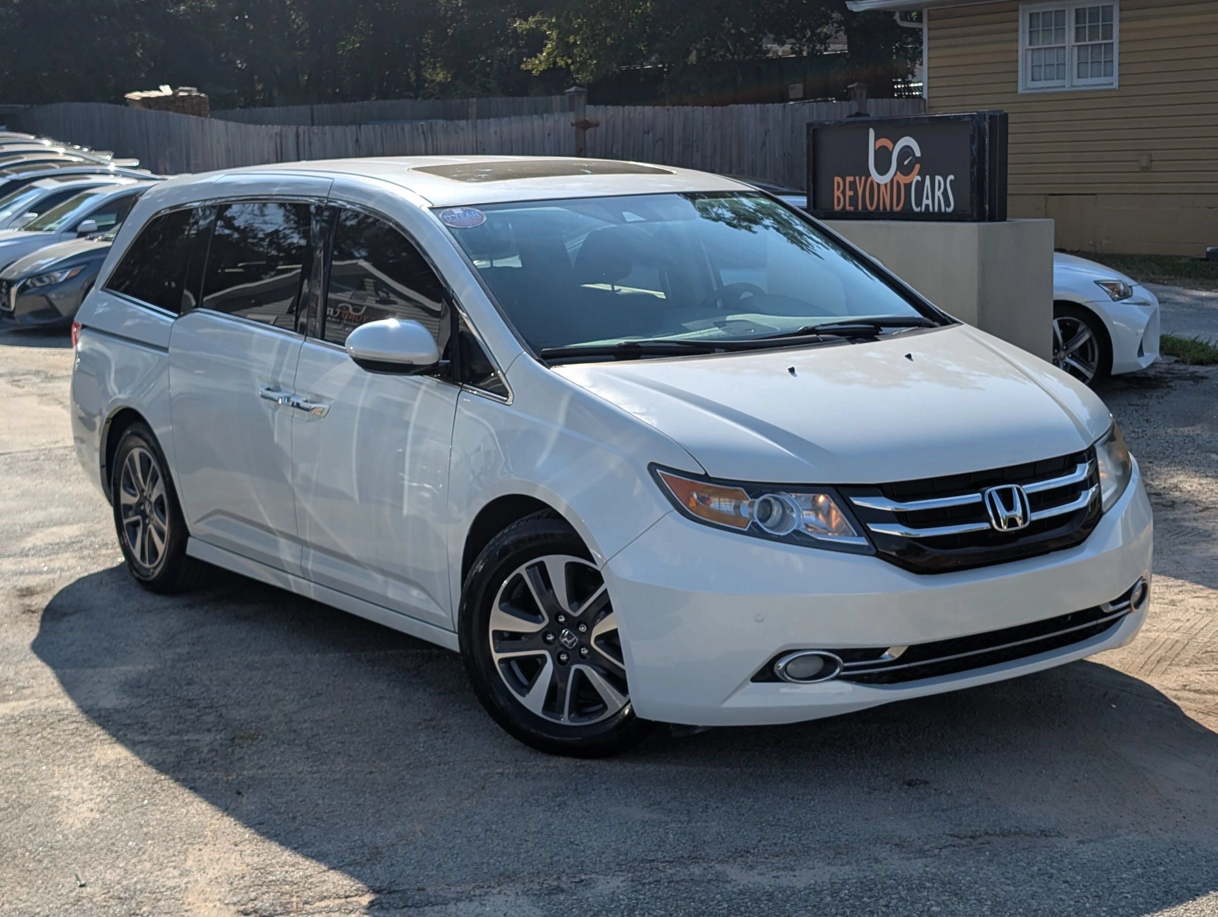 Used 2016 Honda Odyssey Touring Elite image 1