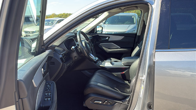 Used 2023 Acura MDX w/ Technology Package AWD/4WD image 10