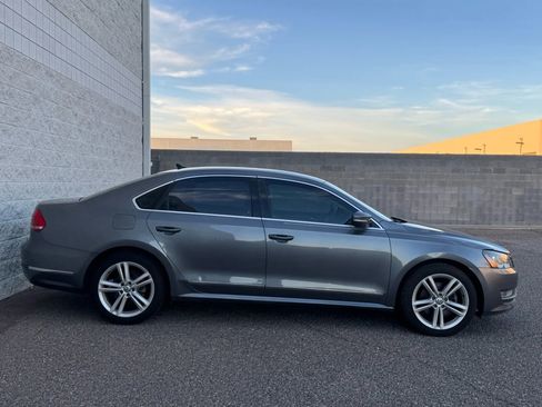 Used 2013 Volkswagen Passat TDI SEL Premium image 4