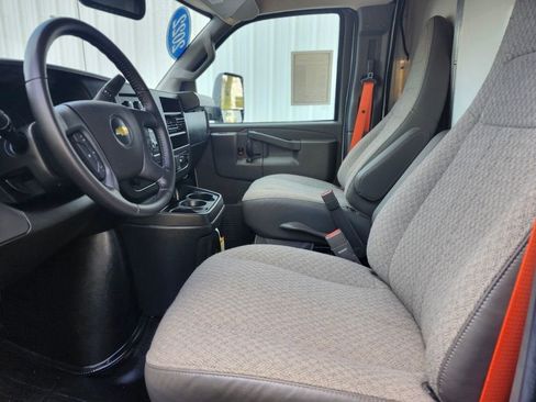Used 2022 Chevrolet Express 3500 w/ Power Convenience Package RWD image 10
