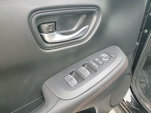 Used 2025 Honda HR-V Sport image 14