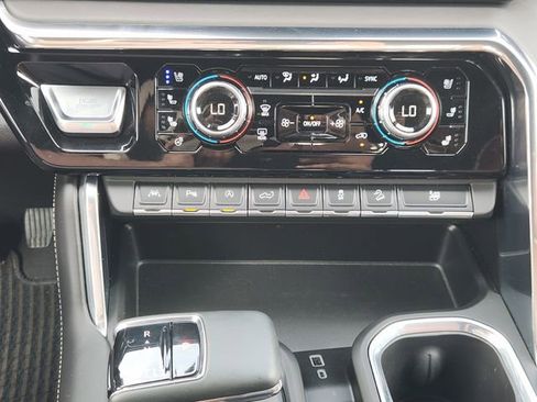 Used 2024 GMC Sierra 1500 Denali Ultimate AWD/4WD image 15