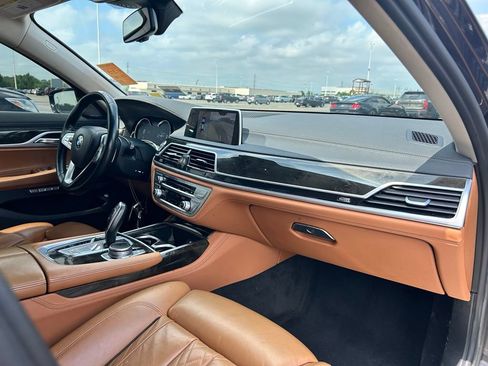 Used 2016 BMW 750i xDrive AWD/4WD image 10
