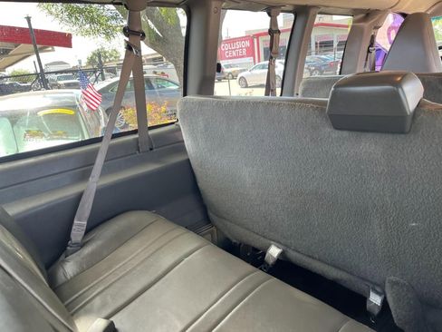 Used 2020 Chevrolet Express 3500 LS image 38