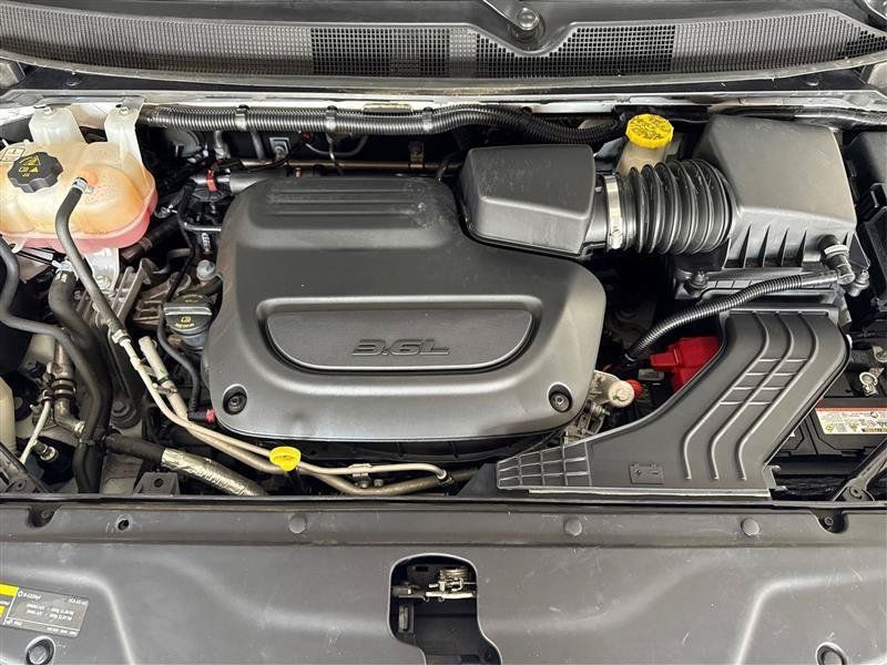 Used 2023 Chrysler Pacifica Limited FWD image 23