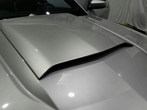 Used 2010 Ford Mustang GT Premium RWD image 26