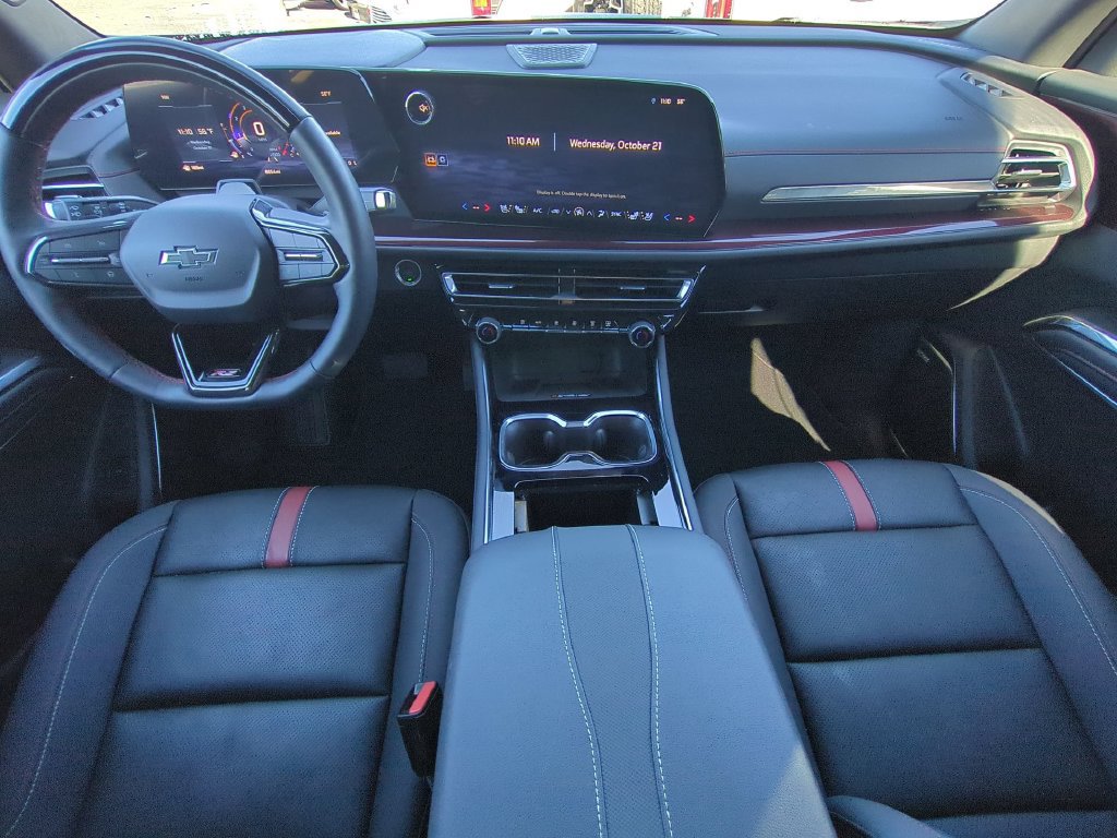 Used 2025 Chevrolet Traverse RS FWD image 17