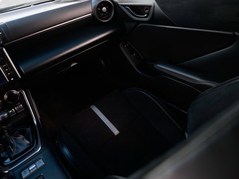 Used 2022 Toyota GR86 Premium w/ ALL Weather Mat Package (TMS) image 24