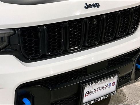 Used 2024 Jeep Grand Cherokee Trailhawk AWD/4WD image 27