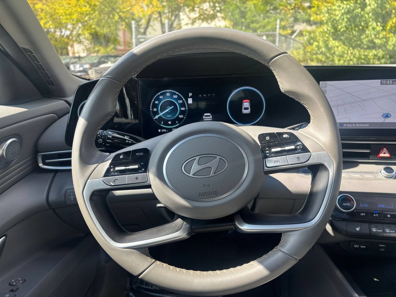 Used 2025 Hyundai Elantra SEL FWD image 28