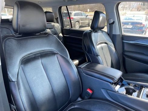 Used 2021 Jeep Grand Cherokee L Limited AWD/4WD image 12