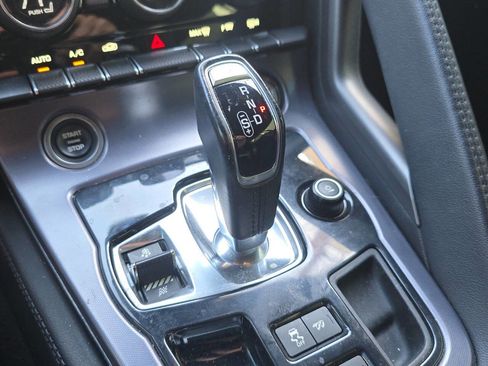 Used 2019 Jaguar F-TYPE Coupe image 31