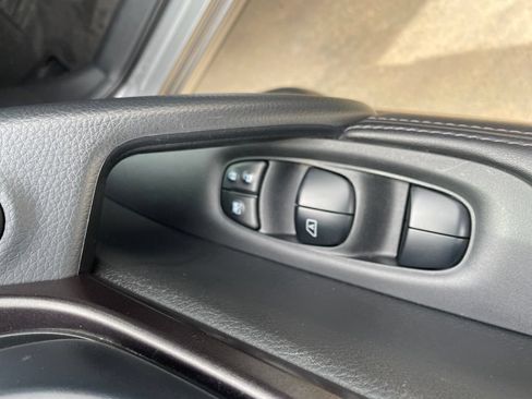 Used 2021 Nissan Rogue Sport S FWD image 16