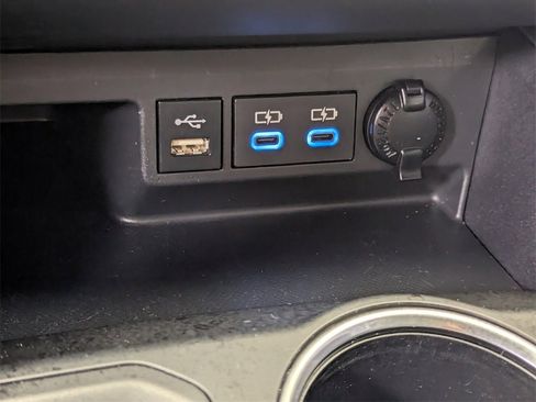 Used 2022 Toyota Highlander XLE image 20