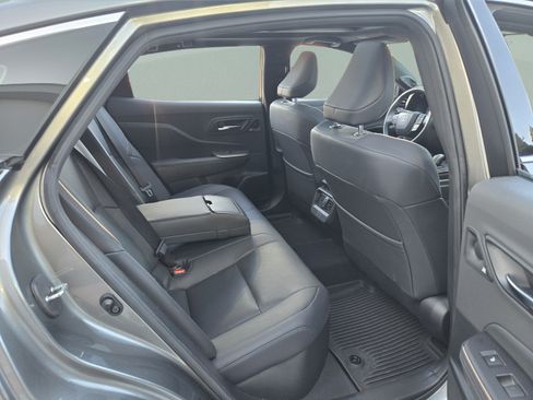 Used 2023 Toyota Crown AWD/4WD image 22