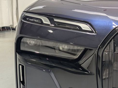 Used 2023 BMW 740i w/ Parking Assistance Package image 28