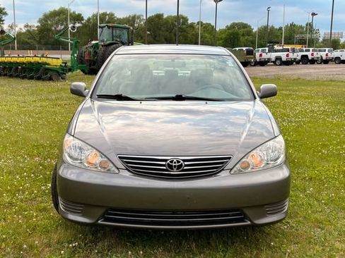 Used 2006 Toyota Camry LE FWD image 9