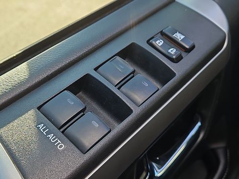 Used 2016 Toyota 4Runner SR5 image 15