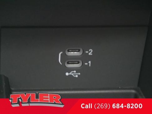 New 2027 Chrysler Pacifica Limited FWD image 34