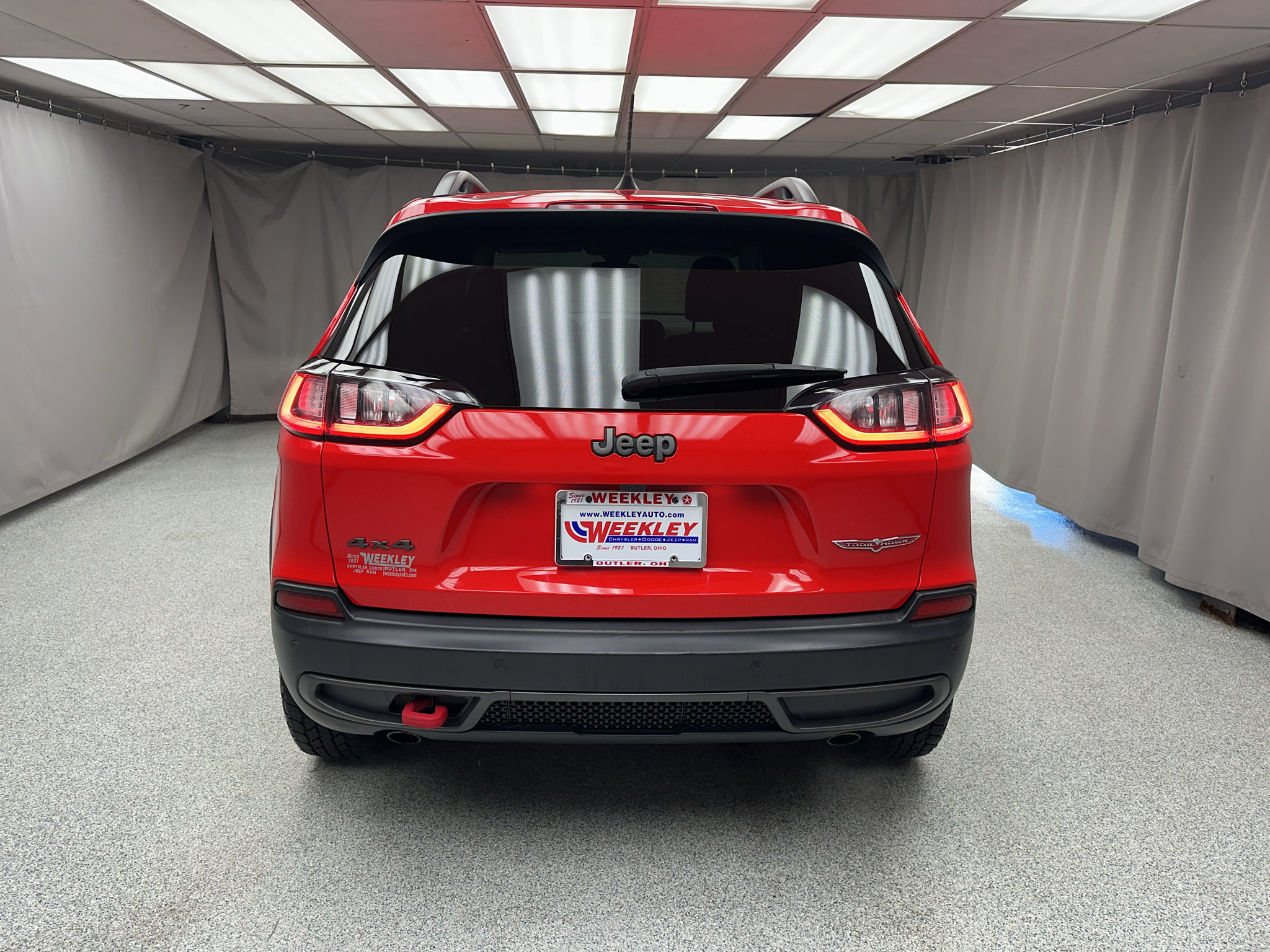 Used 2019 Jeep Cherokee Trailhawk w/ Comfort/Convenience Group AWD/4WD image 14