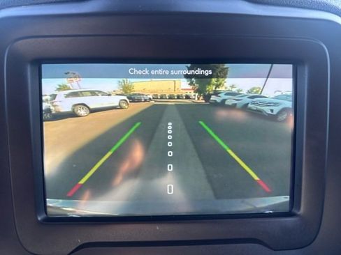 Certified 2020 Jeep Renegade Altitude image 17