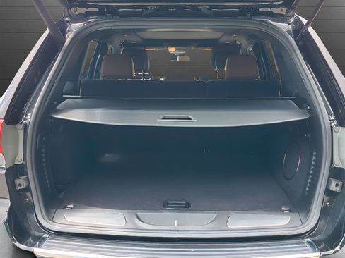 Used 2021 Jeep Grand Cherokee Overland w/ Trailer Tow Group IV image 34