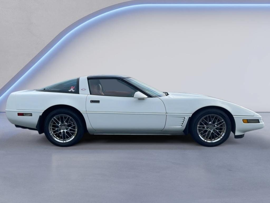Used 1996 Chevrolet Corvette Coupe RWD image 7