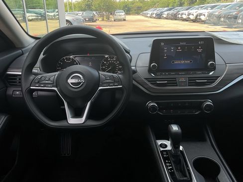 New 2026 Nissan Altima 2.5 SV FWD image 12