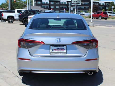 Used 2024 Honda Civic Sport image 9