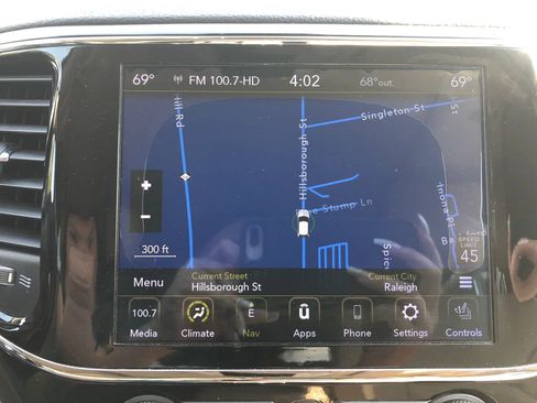 Used 2020 Jeep Grand Cherokee Limited w/ Luxury Group II image 38