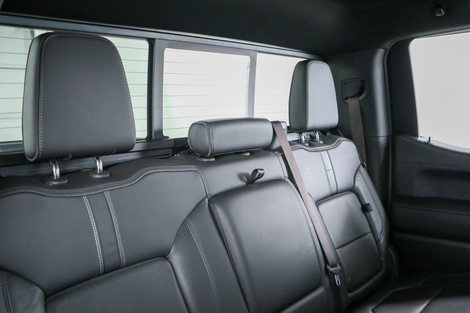 Used 2020 Chevrolet Silverado 1500 High Country AWD/4WD image 31