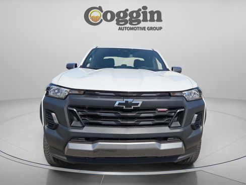 Used 2025 Chevrolet Colorado Trail Boss AWD/4WD image 8