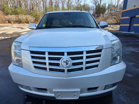 Used 2007 Cadillac Escalade AWD w/ Information Package image 2