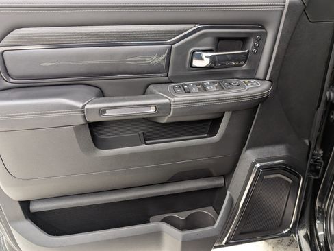 Used 2024 RAM 2500 Limited image 13