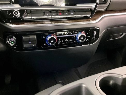 New 2026 GMC Sierra 2500 SLE w/ SLE Value Package; AWD/4WD image 7