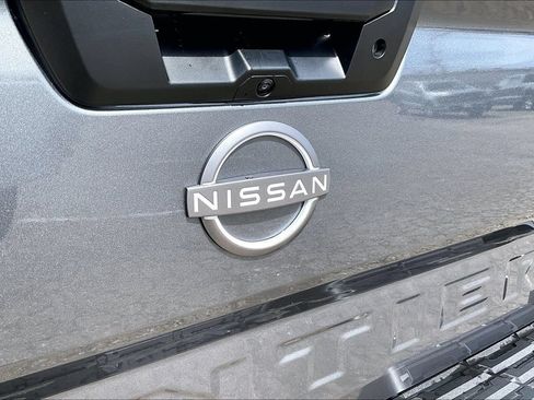 Used 2025 Nissan Frontier SV RWD image 8