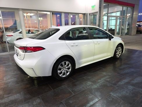 Used 2024 Toyota Corolla LE image 7