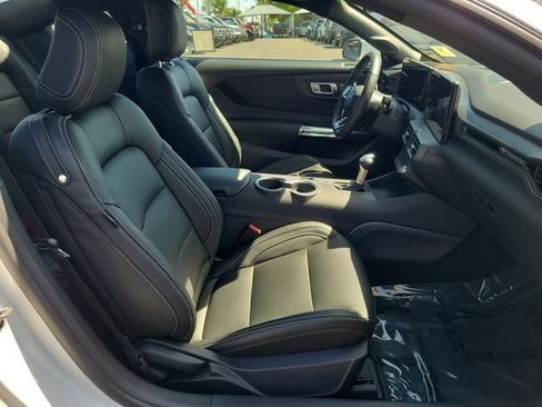 Used 2026 Ford Mustang Coupe RWD image 17