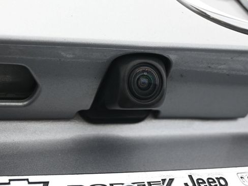 Used 2022 Toyota RAV4 XLE w/ Convenience Package FWD image 32