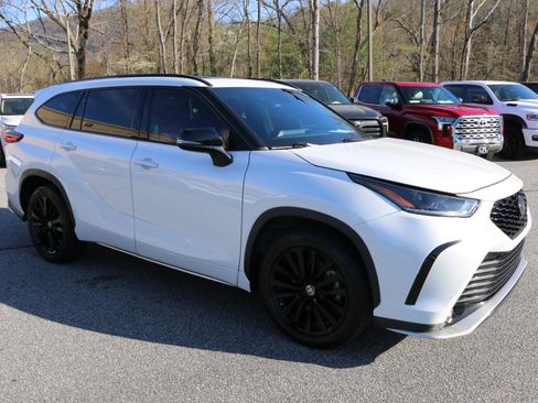 Used 2023 Toyota Highlander XSE image 10