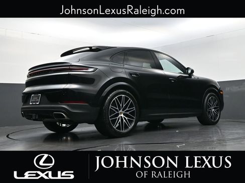 Used 2024 Porsche Cayenne Coupe AWD/4WD image 20