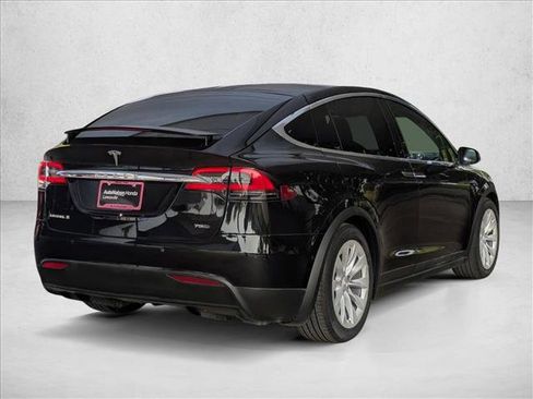 Used 2018 Tesla Model X 75D image 5