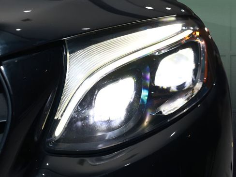 Used 2018 Mercedes-Benz GLC 63 AMG 4MATIC image 51