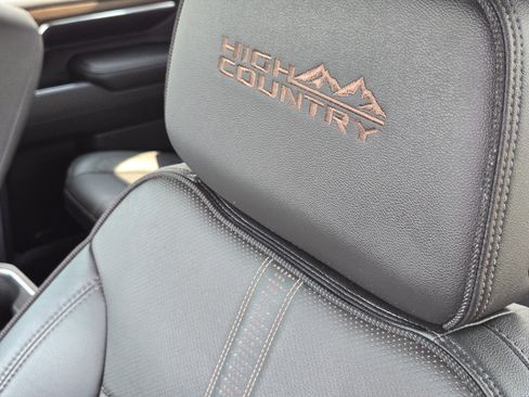 Used 2024 Chevrolet Silverado 2500 High Country w/ High Country Premium Package AWD/4WD image 16