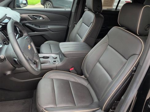 Used 2023 Chevrolet Traverse Premier image 20