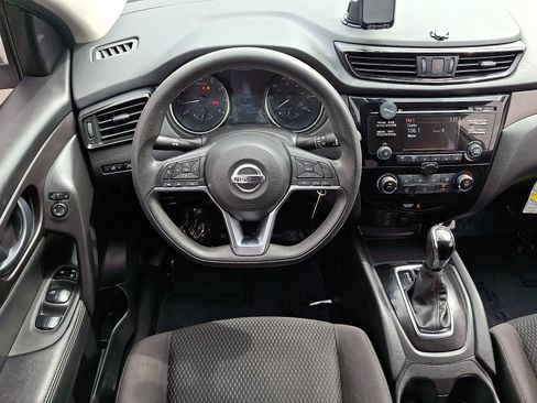 Used 2018 Nissan Rogue Sport S w/ S Appearance Package FWD image 11