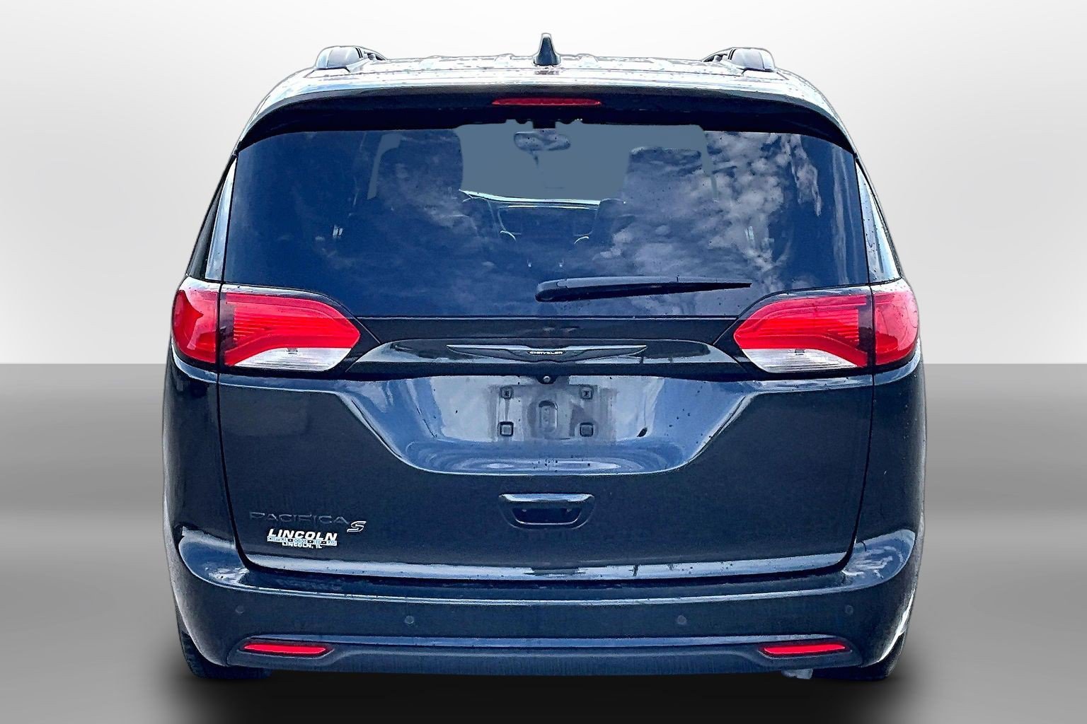 Used 2020 Chrysler Pacifica Touring-L Plus w/ S Appearance Package FWD image 4